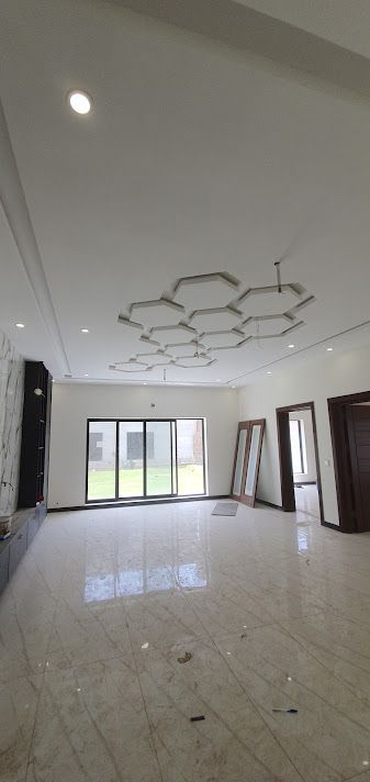 Living room hexagonal ceiling design Room Ceiling Design, Ceiling Design Pop, Down Ceiling Design, Pop Ceiling, Pop Ceiling Design, Hexagon Design, Room Ceiling, Living Room Ceiling, Home Ceiling