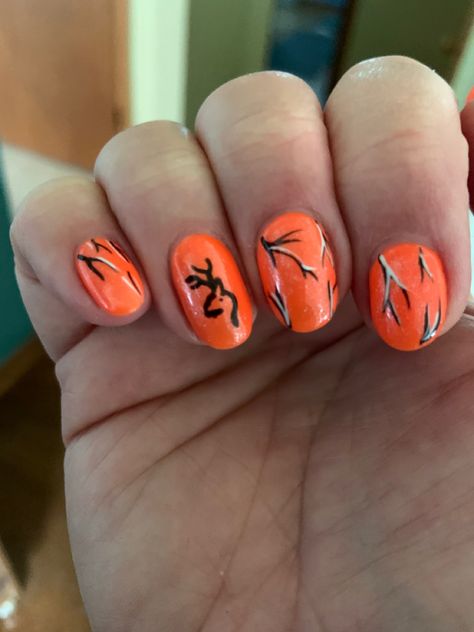 Hunter Orange Nails, Wrestling Nails Designs, Nails Hunting Season, Country Style Nails, Hunting Season Nails, Hunting Nails Designs, Hunting Nails Deer, Hunting Nail Ideas, Deer Nails Hunting