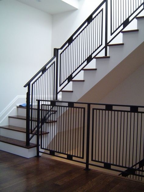 دراب�زين السلم, Staircase Railing Design, Handrail Design, Balcony Grill Design, Balcony Railing Design, Escalier Design, Stair Railing Design, Metal Stairs, Metal Railings