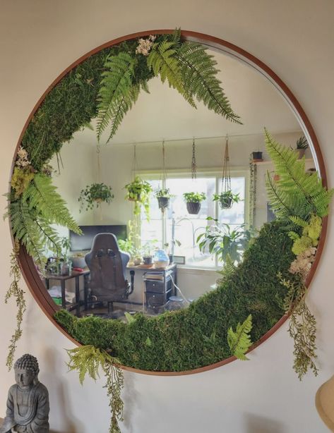 Custom Mirrors Diy, Artsy Apartment Decor, Succulent Mirror, Room Decor Mirrors, Plant Wall Shelf Ideas, Mirror Moss, Hobbit Decor, Mirror Frame Design, Whimsical Decor Home