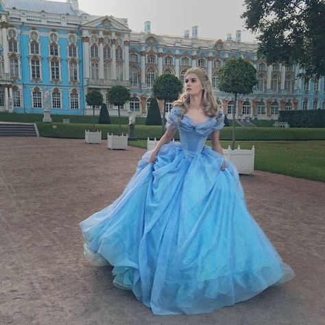 Lion Costumes, Cinderella Dress Prom, Cinderella Cosplay, Disney Princess Cosplay, Cinderella 2015, Disney Belle, Cinderella Costume, Fairytale Fashion, Princess Cosplay