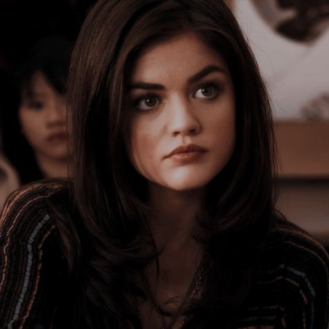 Lucy Hale Haircut, Aria Montgomery Hair, Aria Hair, Lucy Hale Hair, Pretty Little Liars Aria, Hair Expo, Pretty Little Liars Fashion, Aria Montgomery, Princess Hairstyles