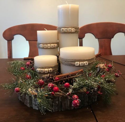 Church Advent Candle Display, Advent Wreath Centerpiece, Advent Table Centerpiece, Diy Advent Candle Centerpiece, Diy Advent Wreath Catholic, Advent Wreath Ideas Diy, Advent By Candlelight Table Ideas, Modern Advent Wreath Ideas, Advent Candle Display