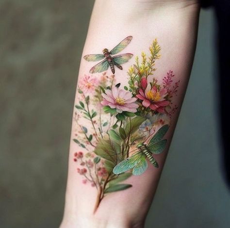 Vintage Floral Tattoos, Natur Tattoo Arm, Vintage Flower Tattoo, Wörter Tattoos, Bright Tattoos, Garden Tattoos, Wildflower Tattoo, Beautiful Flower Tattoos, Tattoos For Women Flowers