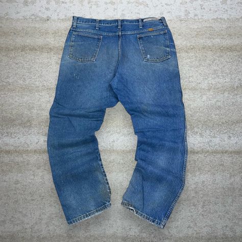 Vintage Rustler Jeans Regular Straight Leg Fit Medium Wash Denim Made in USA 90s Skate / Streetwear Great Condition: 7/10 (work wear marks , aka some character) Men's Size:  Waist: 40" Length (inseam): 32" Leg Opening: 8.5" Thigh Opening: 13" Front Rise: 13" Rustler Jeans, 90s Skate, Skate Streetwear, Winter Suit, Work Jeans, Gold Labels, Made In, Mens Jeans, Favorite Outfit