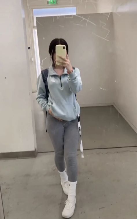 Leggings Under Jeans Outfits, Casual Outfits Workout, Cute Gym Fits Winter, Body Suit With Sweatpants, Bummy Outfits Baddie, White Crew Neck Outfit, Cold Winter Outfits Baddie, Gray Leggings Outfit Casual, School Lazy Outfits