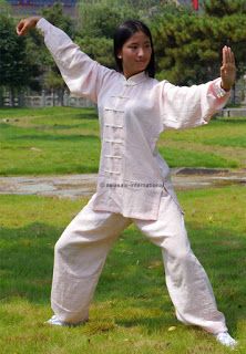 What clothing should I wear for Tai Chi Practicing?: Many people are asking the question: What is bette... Bagua Zhang, Tai Chi Clothing, Karate Outfit, Shaolin Kung Fu, Emperors New Clothes, Chi Kung, Tai Chi Chuan, Chinese People, Qi Gong