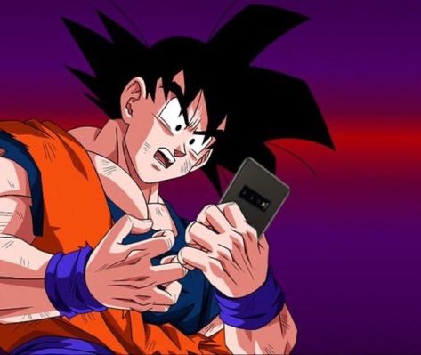 Goku Laughing, Phone Reaction Pic, Looking At Phone Reaction Pic, Goku Meme, Looking At Phone, Pic Drawing, Dbz Funny, Dbz Memes, Goku Pics