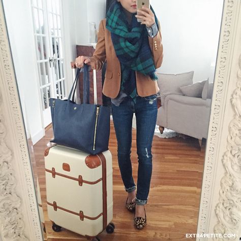 Life lately via Instagram (& 25% off sale purchases) Fall Travel Outfit, Winter Travel Outfit, Mode Tips, Scarf Outfit, Blanket Scarf, Airport Outfit, Petite Fashion, Looks Style, Mode Inspiration