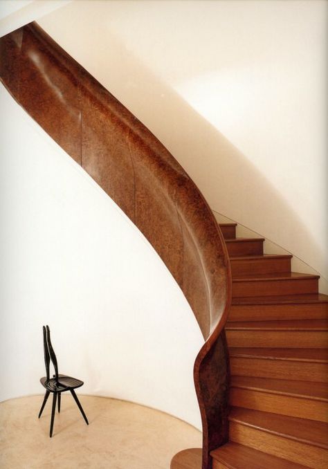 Beautiful staircase Stair Case, Wooden Staircases, Curved Wood, Interior Stairs, Staircase Design, Stairs Design, Architectural Digest, Dream Home Design, 인테리어 디자인