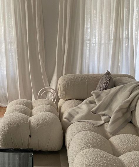 White Sherpa Couch Living Room, Large Fluffy Couch, White Sofa Aesthetic, White Sherpa Couch, Fluffy White Couch, Fluffy Couches Furniture, Cozy Sofa Aesthetic, Big White Couch, Cozy White Couch