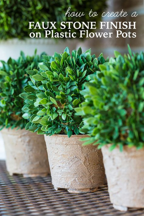 How-to-create-a-textured-faux-stone-effect-on-plastic-flower-pots using Tommy Art Rock Paste. #texturedstone #weatheredstone #fauxstone #painteffects. #fauxstucco #tommyart Paint Garden Pots, Aging Terra Cotta Pots, Cheap Flower Pots, Faux Paint Finishes, Plastic Planter, Plant Pot Diy, Plastic Plant Pots, Diy Flower Pots, Stone Planters