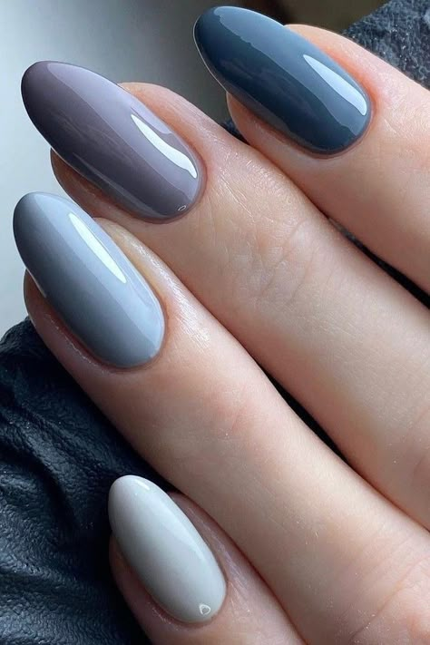 Nail Grey, Nail Elegant, Nail Design Glitter, Grey Nails, January Nails, Subtle Nails, Gray Nails, Almond Nails Designs, Short Acrylic