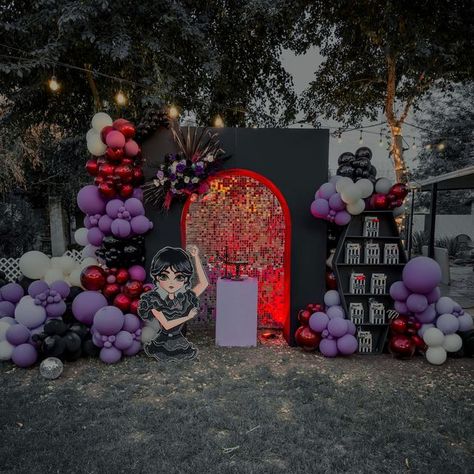 Sweet Life Creations on Instagram: "🚨BOOKING NOW MONTHS OCTOBER 2023 to MARCH 2024. Let’s bring your party to the Next level !! . . . . . . . . #wednesday #wednesdayaddams #wednesdaybirthday #balloondecor #balloonarch #halloween #halloweenvibes #halloweenballoons" Wednesday Addams Themed Birthday Party, Wednesday Sleepover, Wednesday Birthday Party Theme, Wednesday Party Theme, Wednesday Addams Birthday Party, Addams Family Theme Party, Spooky Balloons, Wednesday Birthday, Wednesday Party