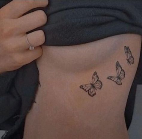 Underboob Tattoo Butterfly, Butterfly Tattoo Under Breast, Butterfly Tattoo Chest, Under The Breast Tattoo, Borboleta Tattoo, Simple Butterfly Tattoo, Romantic Photo, Butterfly Tattoos For Women, Underboob Tattoo