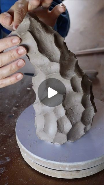 Organic Sculpture, Pottery Lessons, Ceramics Pottery Vase, Handmade Pottery Bowls, Vision Art, Beginner Pottery, Organic Ceramics, Pottery Videos, Handmade Ceramics Vase