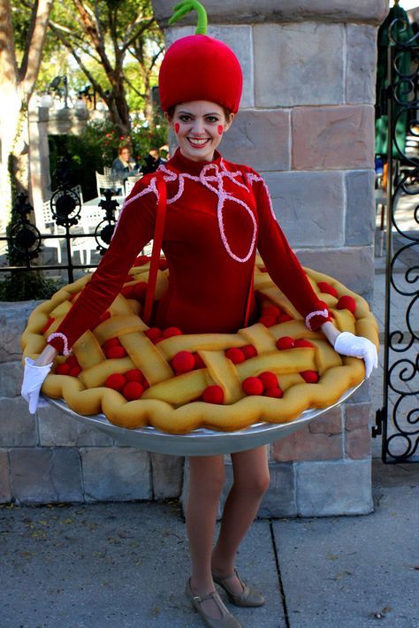 Carnaval Outfits, Dessert Fashion, Vegetable Dress, Cake Costume, Costumes Faciles, Candy Kingdom, Candy Costumes, Food Costumes, Diy Kostüm