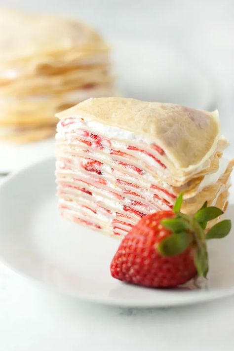 Strawberry Crepe Cake Recipe, Strawberry Crepe Cake, Crepe Cake Recipe, Strawberry Crepe, Cake Recipes At Home, Strawberry Crepes, Nutella Desserts, Fruity Cake, Cake Mug