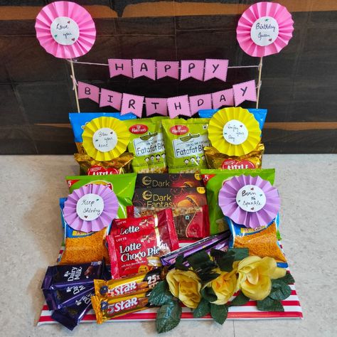 Handmade Return Gifts Ideas, Happy Teej Images Wishes, Rakhi Gift Hamper Ideas, Birthday Hamper Ideas, Hamper Packing, Diy Chocolate Gift, Rakhi Hampers, Gifts Hamper, Hampers Birthday