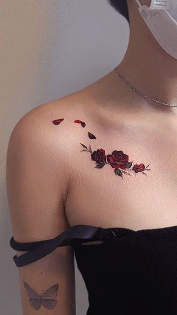 Classy Tattoos For Women, Rose Tattoos For Women, Red Rose Tattoo, Tattoos For Women Flowers, Chest Tattoos For Women, Neck Tattoos, Red Ink Tattoos, Tattoos Women, Tatuaje A Color