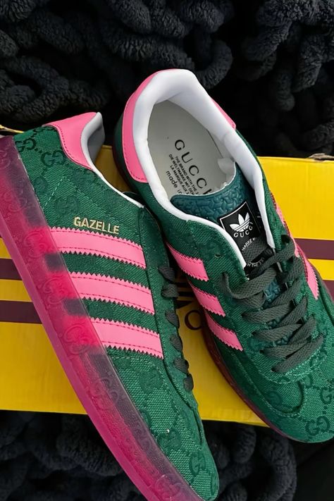 Gucci Outfits Women, Gazelle Adidas, Pretty Sneakers, Mode Shoes, Gucci Pink, Shoe Designs, Shoes Hack, Shoe Wishlist, Cute Sneakers