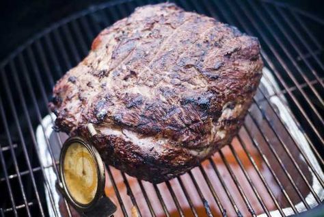 The sirloin tip roast has a great beef flavor. This sirloin tip roast recipe will teach you the best technique to properly cook roast beef. Smoked Sirloin Tip Roast, Roast Beef Marinade, Beef Sirloin Tip Roast, Tip Roast, Cooking Roast Beef, Sirloin Tip Roast, Sirloin Roast, Grilled Roast, Cooking A Roast