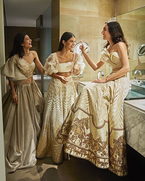 Fabulous Outfits for the Bride’s & Groom’s Sister to get that Awesome look following each functions of the Wedding! Sister Wedding Outfit, Grooms Sister, Groom's Sister, Shantanu And Nikhil, Sister Of The Groom, Modern Skirt, Mehndi Ceremony, Fabulous Outfits, Engagement Ceremony