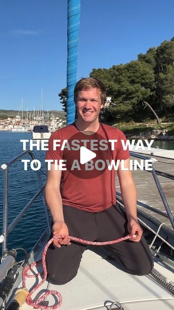 Noa 🇪🇸 Joseph 🇩🇪 +🦜*How to Sail & Live aboard*Sailing & Boatlife on Instagram: "The most important knot for sailing - The Bowline   This is how you can quickly tie a bowline that needs to be fastened, for example, to an eye on the deck!  Save for later and follow @sailing.marlin for more sailing tips  #howto #bowline #knot #tutorial #boat #boatlife #sail #sailboats #sailing #sailinglife #sea #travel #travelling #boatlife #sailor #ocean #summer #adventure #ship #water #wave #yacht #sailingyacht #underwater #sailingaroundtheworld" How To Tie A Sailors Knot, Boat Knots How To Ties, Bowline Knot Tutorial, Boat Hacks Ideas, Sailboat Diy, Knot Tying Tutorial, Land Sailing, Scout Knots, How To Sail