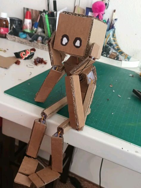 Cardboard Robot, Christmas Decorations Outdoor, Candy Land Christmas Door, Christmas Decorations Diy, Christmas Tree Candy, Instruções Origami, Candyland Christmas, Pinterest Diy Crafts, Quick Crafts