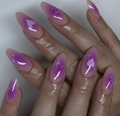 Oval Nails Designs Purple, Aura Nails Purple And Pink, Y2k Nails Short Purple, Cute Almond Nails Purple, Purple Aurora Nails, Heart Aura Nails, Purple And Chrome Nails, Purple Nail Aesthetic, Aura Nail Designs Almond