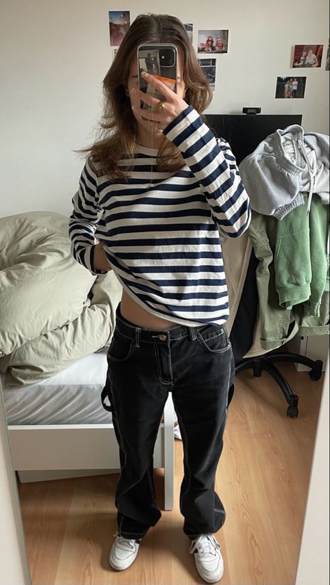 Black And White Long Sleeve Shirt Outfit, Striped Long Sleeve Shirt Outfit, Long Sleeve Shirt Outfit, White Long Sleeve Shirt Outfit, Striped Top Outfit, Sleeve Shirt Outfit, Long Sleeve Top Outfit, Long Sleeve Shirt Outfits, Outfits With Striped Shirts