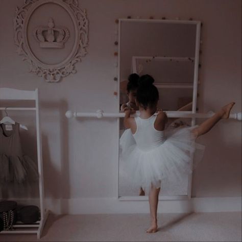 Black Dancers, Baby Ballet, Baby Ballerina, Mommy Goals, Future Mom, Ballet Girls, Cute Family