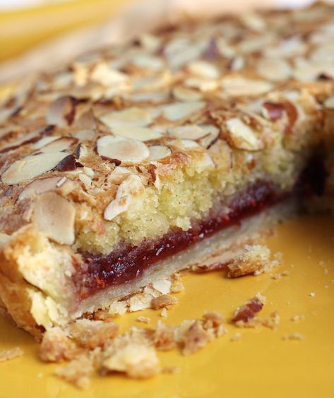 Irish Teatime Bakewell Tart For St. Paddy’s Day — And Beyond | Food Gal Raspberry Tart Recipe, Bakewell Tart Recipe, Cookies Pudding, Almond Tart Recipe, Restaurant Tips, Kosher Food, Almond Pastry, British Desserts, London Restaurant