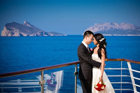 Consider A Destination Wedding—At Sea | Royal Caribbean Connect Royal Caribbean Wedding, Cruise Ship Wedding, Grandeur Of The Seas, Independence Of The Seas, Caribbean Honeymoon, Best Cruise Lines, Freedom Of The Seas, Royal Caribbean Ships, Honeymoon Cruise