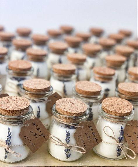 Body Butter Wedding Favors, Candles Wedding Favors For Guests, Guest Thank You Gifts Wedding, Vintage Wedding Favors For Guests, Candle Giveaways Wedding Favors, Diy Rustic Wedding Favors, Mini Candle Wedding Favors, Candle Suviners, Diy Candle Wedding Favors