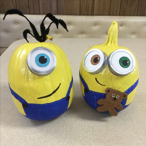 Bob The Minion Pumpkin, Minon Pumpkins, Minion Pumpkins, Bob Minion, Pumpkin Contest Ideas, Minion Painting, Minion Pumpkin, Halloween Pumpkin Crafts, Girl Minion