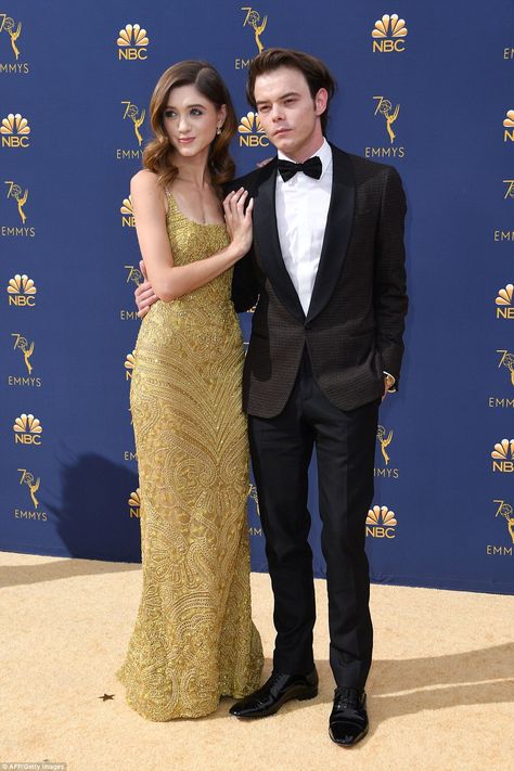 Natalia And Charlie, Hot Gowns, Natalia Dyer And Charlie Heaton, Charlie Heaton, Natalia Dyer, Light Grey Suits, Stranger Things 3, Celebrities Fashion, Cast Stranger Things