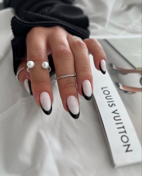 Acrylic Nails Almond Shape, Simple Gel Nails, Acrylic Nails Coffin Short, Oval Nails, Girls Nails, Minimalist Nails, Funky Nails, Chic Nails, Best Acrylic Nails