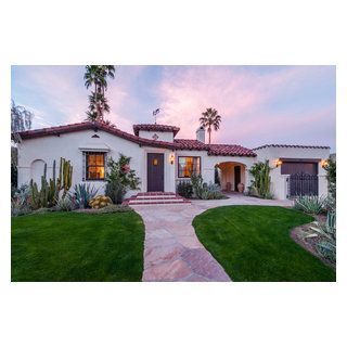 Spanish Revival Interior Renovation - Palm Springs, CA - Mediterranean - Exterior - Denver - by Designs West - Telluride, CO | Houzz Palm Springs House Exterior, House Front Yard Ideas, Spanish Revival Exterior, Palm Springs Landscape, Spanish Style Home Decor, Driveways Landscaping, Modern Spanish Farmhouse, Spanish Revival Interior, Hacienda Style Home