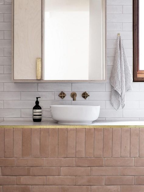 Three Piece House by TRIAS Studio Salmon Bathroom, Tiled Vanity, Australia Newcastle, Tile Vanity, Newcastle Australia, Interior Boho, Bad Inspiration, Interior Minimalista, Steam Showers Bathroom