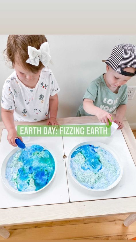 ashleymurphyfamily on Instagram: 🌎Fizzing Earth Activity🌎 Taking our favorite science experiment and transforming it for Earth Day! We used blue baking soda for water and… Our Earth Activities, Earth Activities For Toddlers, Earth Activities, Montessori Activities Preschool, Earth Week, Activities Preschool, Activities For Toddlers, Our Earth, Science Experiment