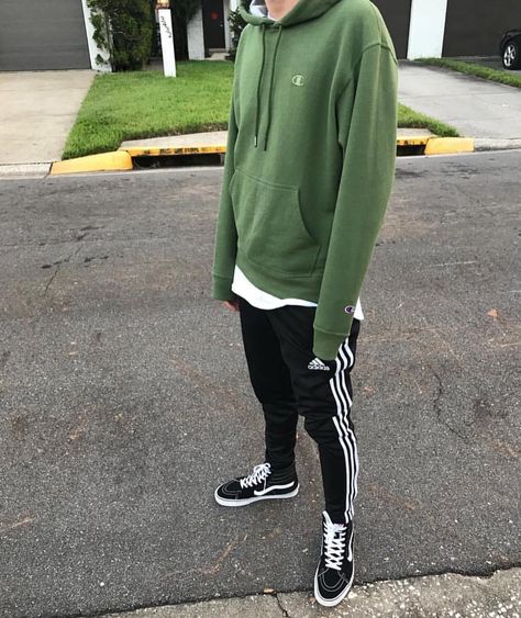 Champion x Adidas x  Vans Vans Verdes, Vans Sk8 Hi Outfit, Sk8 Hi Outfit, Vans Wallpaper, Adidas Pants Outfit, Street Wear Style, Adidas Hose, Vans Ultrarange, Vans Outfit