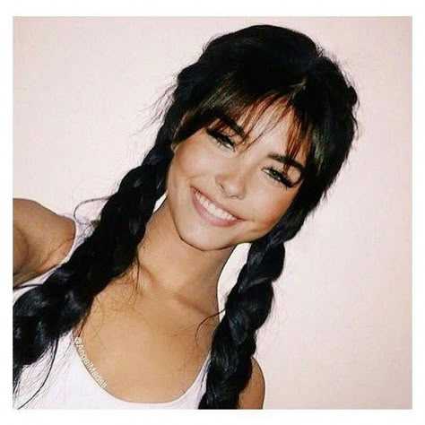 7 Things You Need to Know Before Getting Bangs| Haircut| Short Hair| Bangs #shorthairwithbangs Madison Beer Hair, Ulzzang Hair, Tumblr Hair, Themes Free, Fringe Hairstyles, Long Hair With Bangs, Long Black Hair, Short Hair Haircuts, Short Hair With Bangs