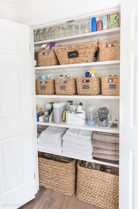 Linen Closet Ideas, Homemade Toilet Cleaner, Driven By Decor, Cleaning Painted Walls, Linen Cupboard, Linen Closet Organization, Glass Cooktop, Deep Cleaning Tips, Cleaning Organization