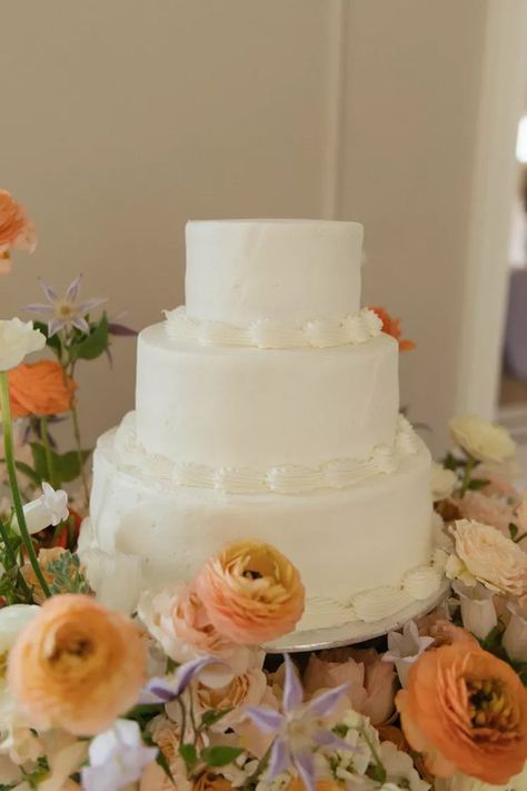 Everything to Know About Sam's Club Wedding Cakes Wedding Cake Sams Club, Diy Wedding Cake Flowers, 50 Person Wedding Cake, Costco Wedding Cake Hack, Affordable Wedding Cake, Sams Wedding Cake, Sam’s Club Wedding Cake, Sams Club Wedding Cakes, Costco Wedding Cake