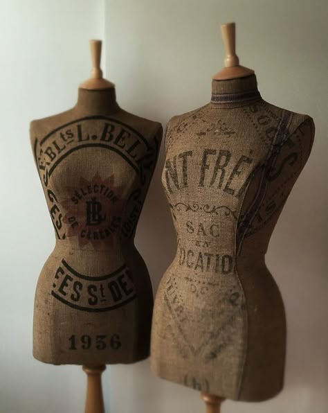 fabulous vintage French grain sack mannequins Shabby Chic Mannequin, Detailed House, Vintage Dress Forms, Antique Dress Form, Vintage Dress Form, Core Decor, French Vintage Decor, Vintage Mannequin, Mannequin Art