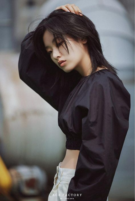 Lee Joo Young, Tapered Haircut, Female Pose Reference, Shot Hair Styles, Human Poses Reference, Human Poses, Short Hair Haircuts, Pose Reference Photo, 인물 사진