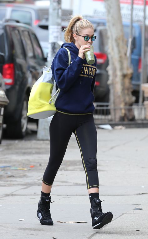 gigi hadid in new york - 17/3/15 Gigi Hadid Legs, Gigi Hadid Pictures, Gigi Hadid Street Style, Gigi Hadid Outfits, Gigi Hadid Style, Hadid Sisters, Hadid Style, Workout Outfits, Celebrity Street Style