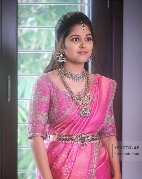 Pink Sari, Pink Blouse Designs, Engagement Saree, Hair Style On Saree, Latest Bridal Blouse Designs, Bridal Sarees South Indian, Latest Blouse Designs Pattern, Wedding Lehenga Designs, Lehenga Designs Simple