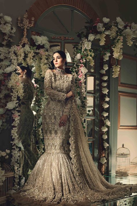 Maria B Bridal, Gold Lehenga, Latest Bridal Dresses, Bridal Dresses Lace, Maria B, Pakistani Bridal Dresses, Pakistani Dress Design, Pakistani Bridal, Indian Wedding Dress